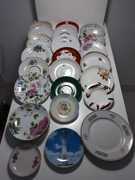 Продам чайные блюдца