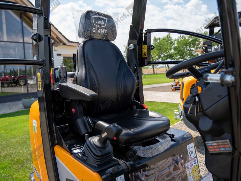 Încărcător mini cu ROPS - 26 CP, max 1100 kg / Giant G1500 (demo)