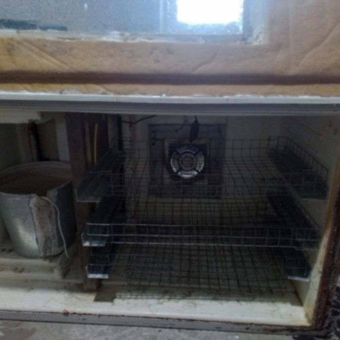 Продам инкубатор на 300 яиц, 45000 тг.