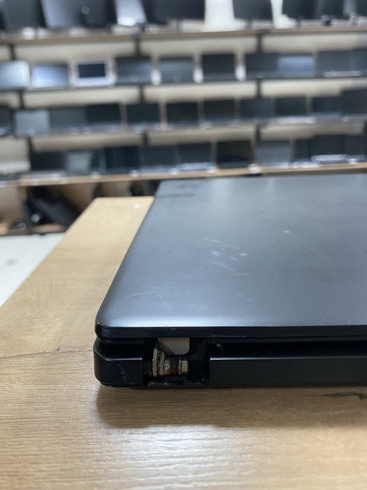 Ноутбук Acer i3-7/RAM4/SSD256/HD Graphics620