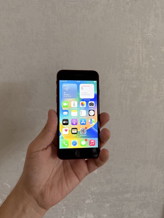 IPhone 8/64 Red - В отличном состоянии