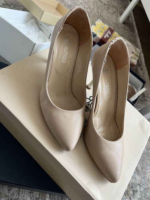 Продам женские туфли