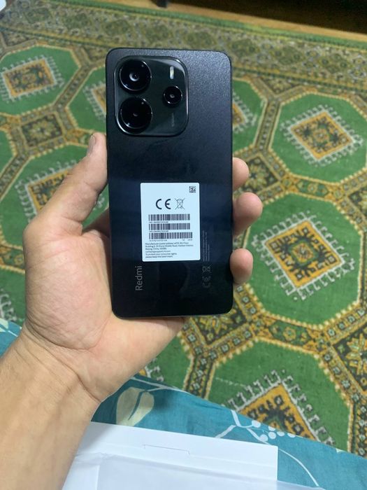 Telefon sotiladi 
Xotira 8/128
Black
Full 
Ishlatilmagan
Narxi 2.200.0