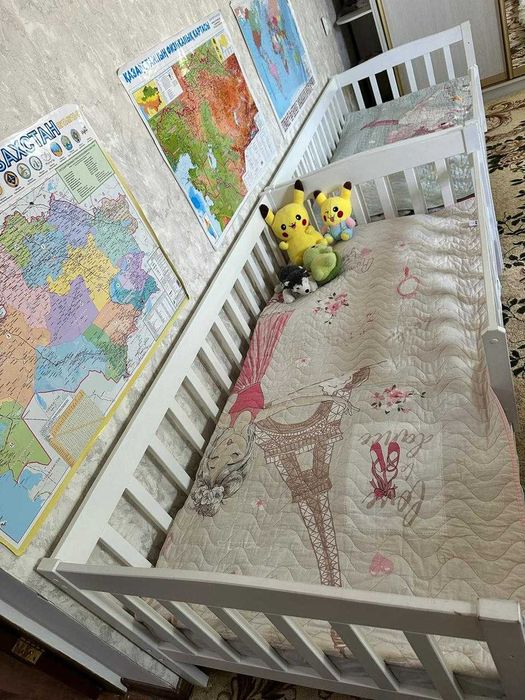 Продам детские кровати с матрасами