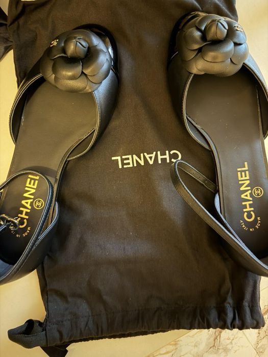 Шанел 39 номер, но са леко стеснени и отговарят на 38/5