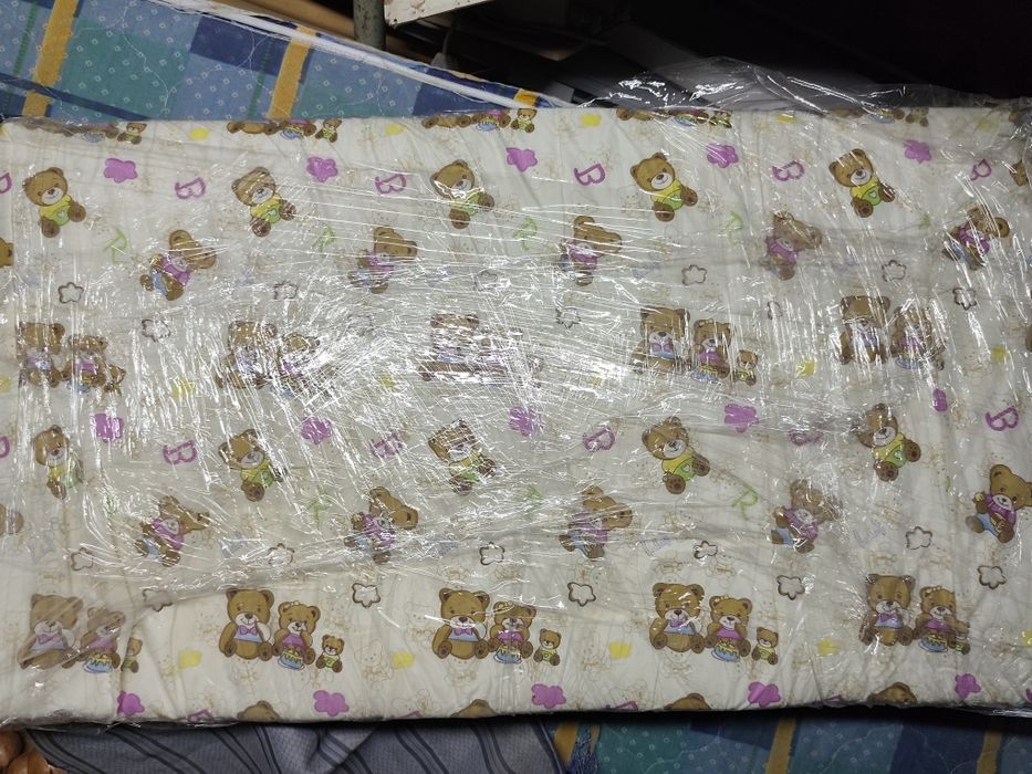 Продам детский матрасик в манеж новый