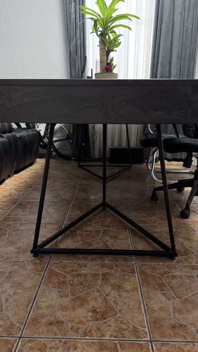 Продается конференц стол Dafna