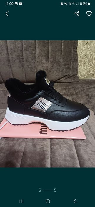 Продам зимние кроссовки