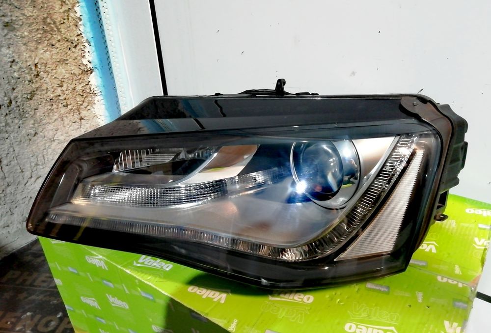 Фар Фарове за Ауди А8 4Н / Audi A8 4H Bi-Xenon + Led - Завиващ.