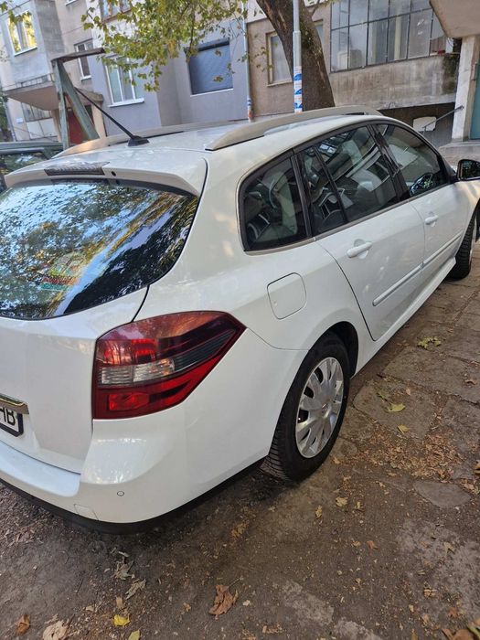 Автомобил Renault Laguna