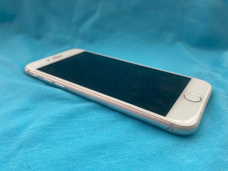 Iphone 8 ALB impecabil 64gb. Baterie 86%