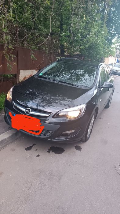 Vând Opel Astra j