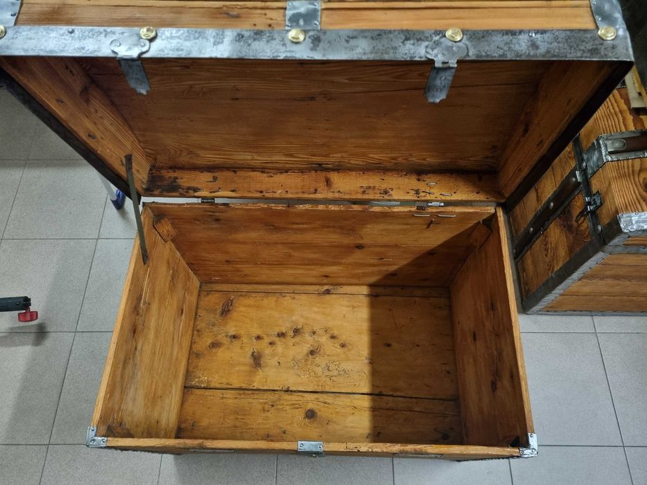 Стар дървен сандък/ракла/скрин