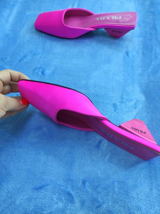 Продам новые босоножки