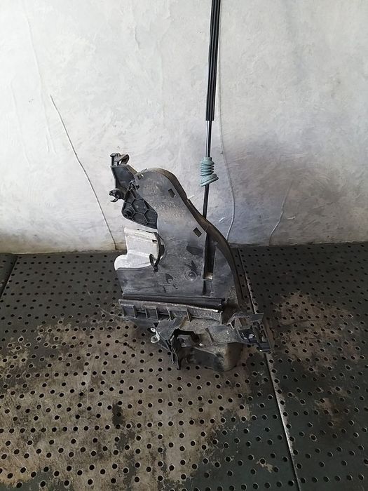 Broasca usa stanga spate volvo s40 30699111 985916102