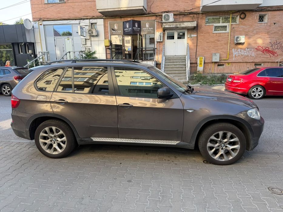 Bmw x5 4,0 d. 306 hp 2011. Bate motorul