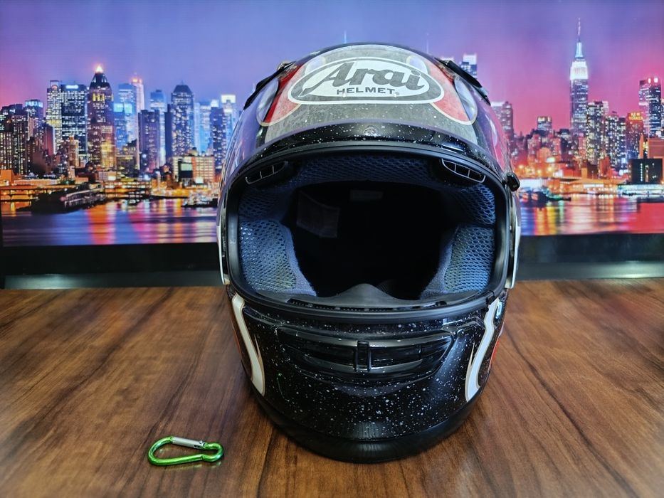 Мото шлем от Японского бренда ARAI QUANTUM F