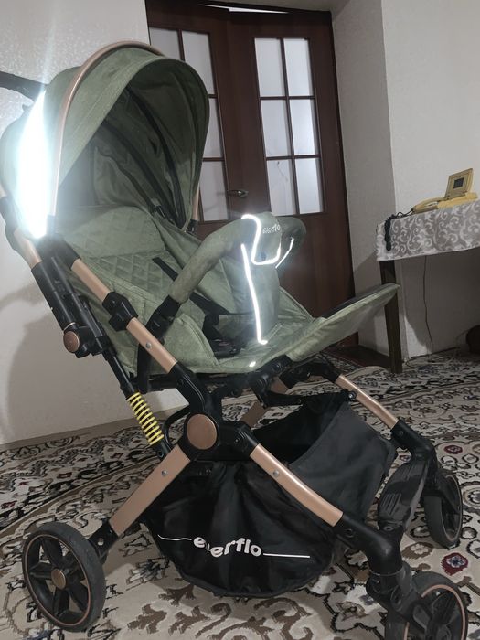 коляска пргулочная, компактный.