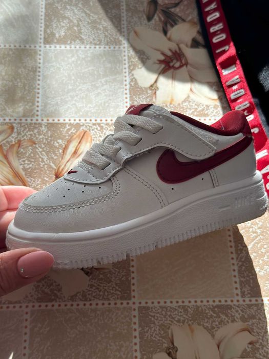 Adidași, ghete, sandale, foarte puțin folosite, ca și noi.!