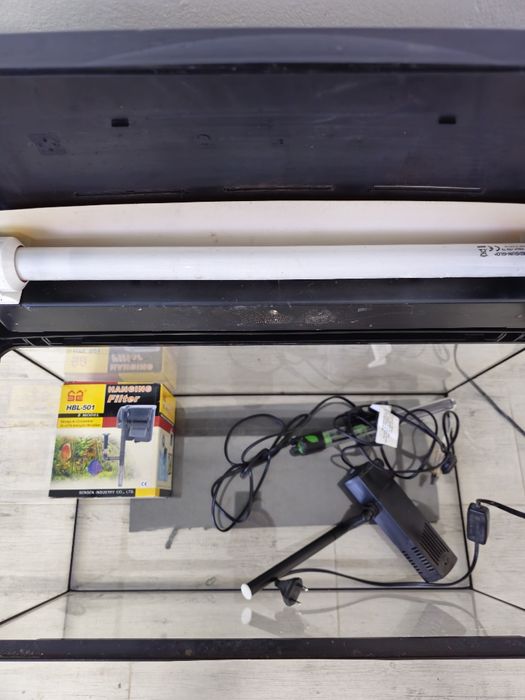 Acvariu 54l 60x30x30 cu tot cu accesorii