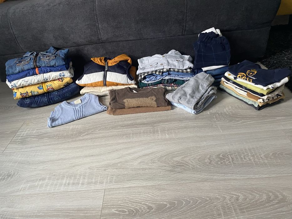 Vand lot hainute baieti 6-9 luni in stare fff buna