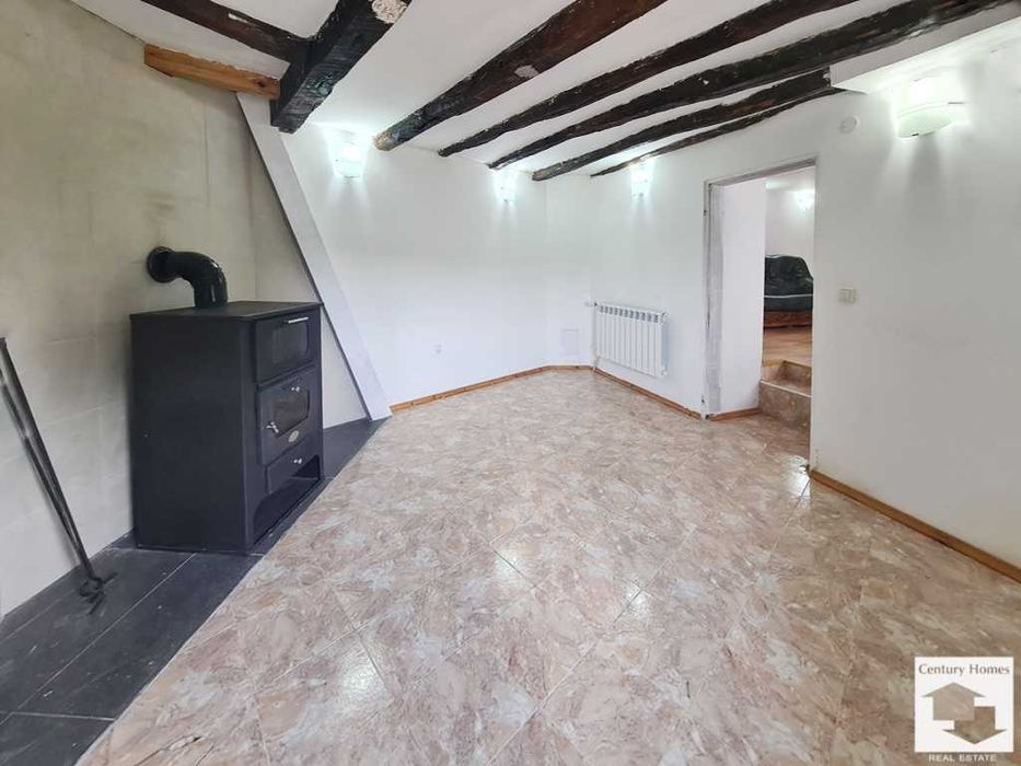 170282 Двуетажна къща с басейн и просторен двор в с. Ритя