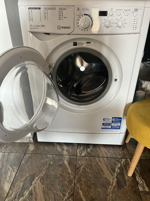 Пералня Индезит напълно изправна