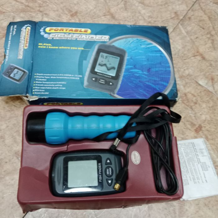 Эхолот для рыбалки продам срочно.