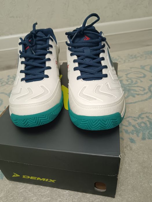 Мужской кроссовки Демикс,