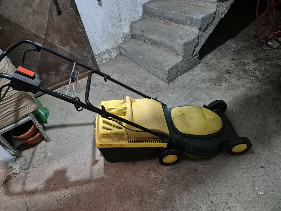 Masina de tuns iarba, gazonul electrica cu cos