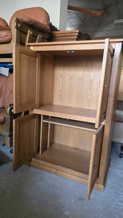 Дъбови витрини, шкафове, библиотеки, внос от Нидерландия