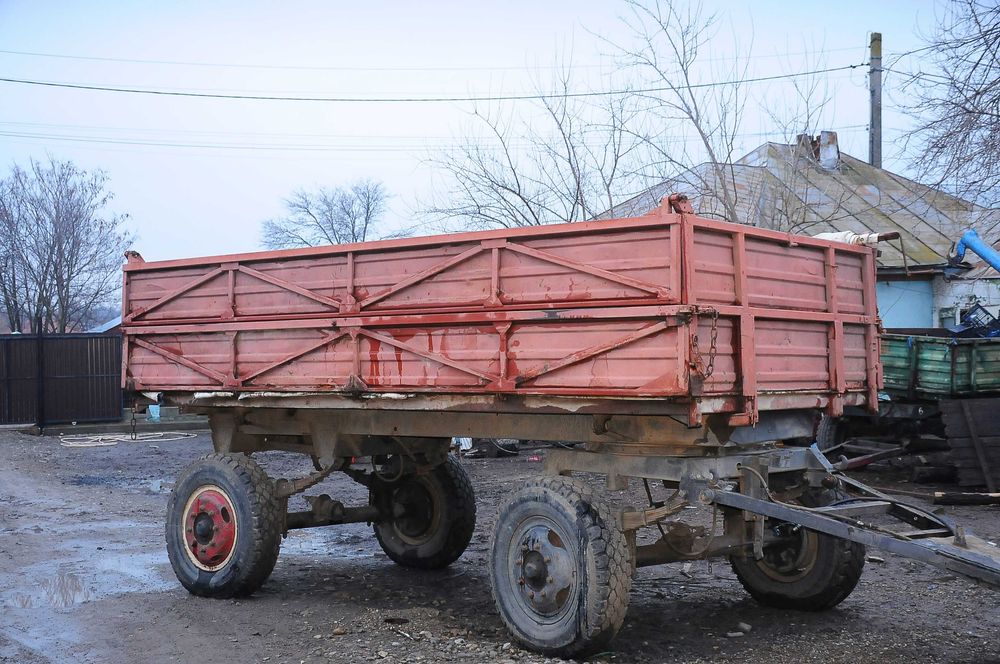 Remorca agricola basculabila 7 tone, basculare 2 parti la tractor