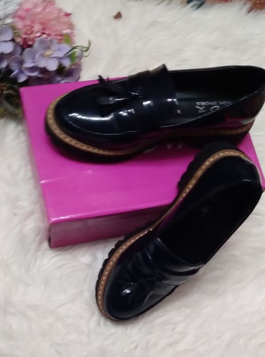 Pantofi ,m:37,lac ,NOI,35 lei