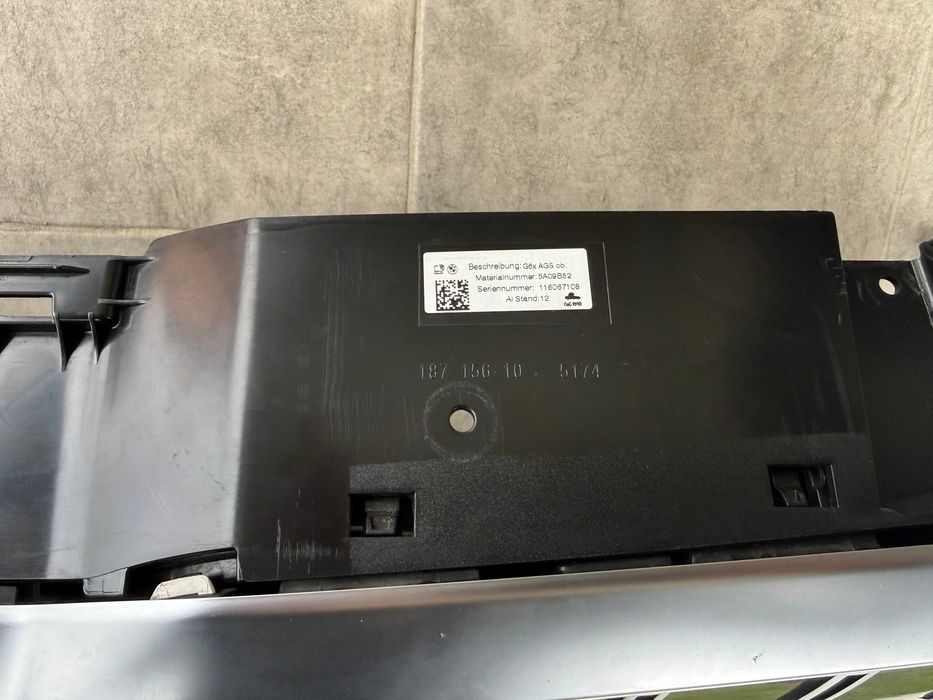 Grila Activa iluminata BMW G60 Iconig Glow completa cu hota si clapete