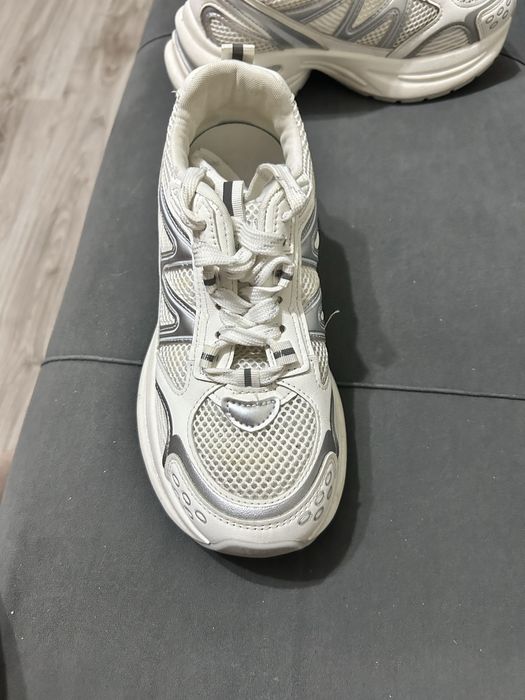 Продам Кроссовки