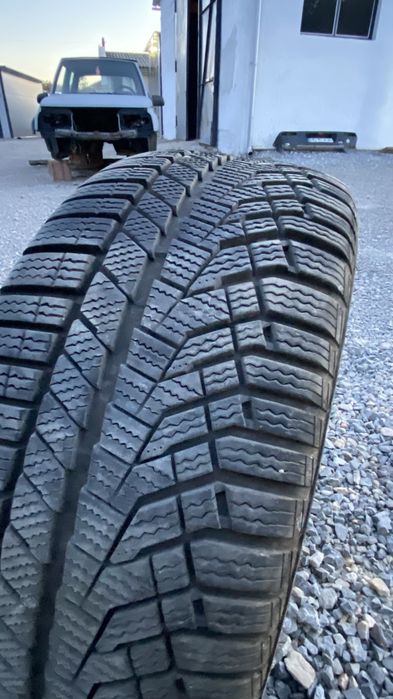 Jante bmw cu cauciucuri de iarna 215/45/r16 dot 2025