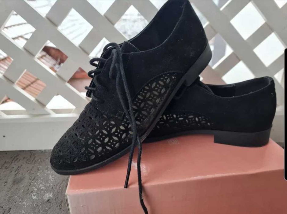 Pantofi din material