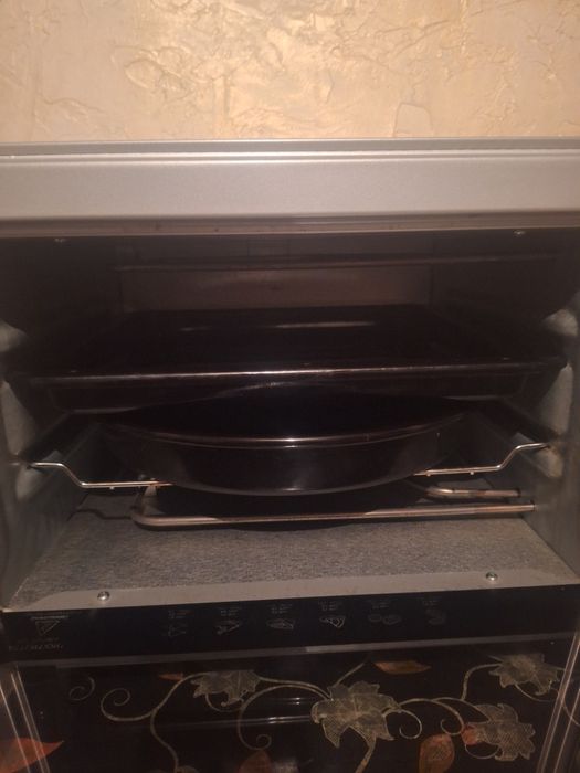 Продам духовку Asel  в отличном состоянии