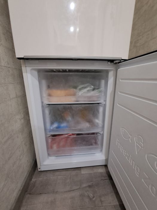 Продам холодильник LG
