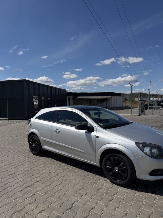 Opel Astra H 1.6 benzină