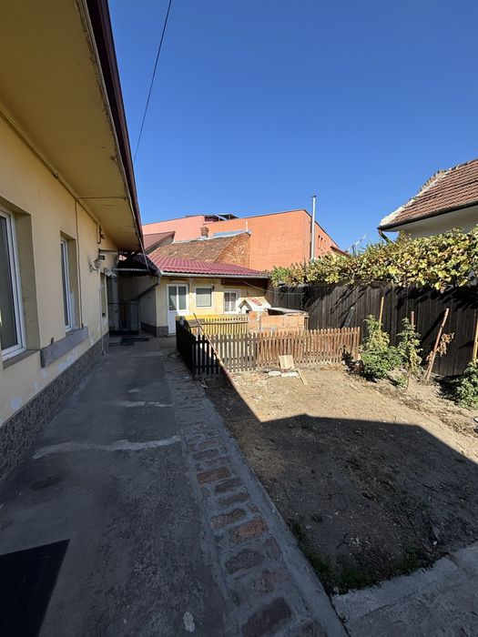 Inchiriez  casa