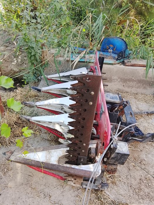 Mini Traktor sotiladi oʻt oʻradigan kaselkasi bilan