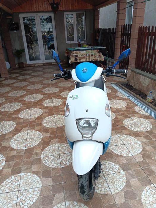 Scuterul electric  nou