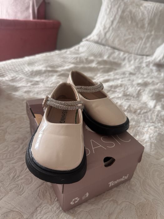 Продам детскую оубвь