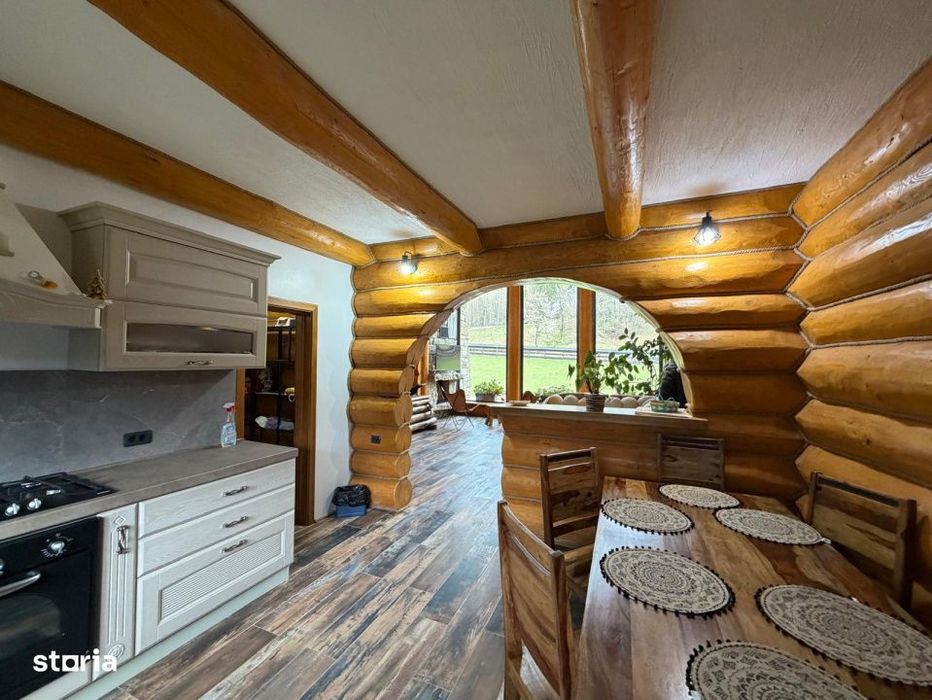Cabana exclusivista din lemn rotund, 5500mp teren, Sucevita