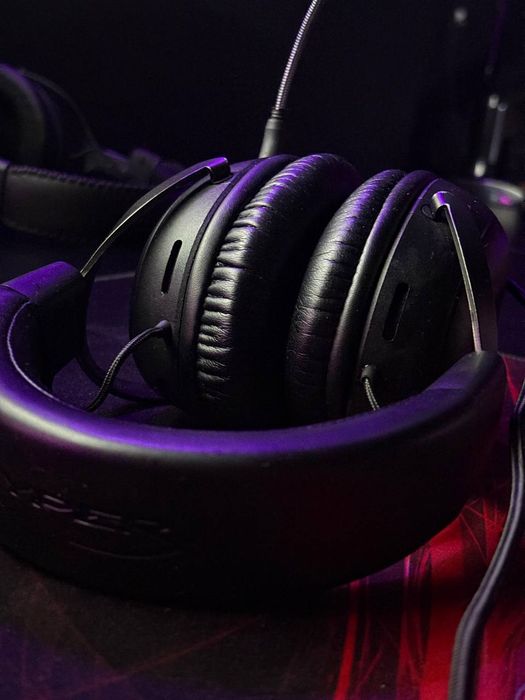 Продам наушник hyper'x could 2/3 для компьютерного клуба