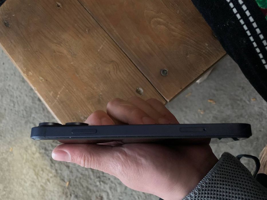 iPhpne xr 17 aybi yoq ekran radnoy