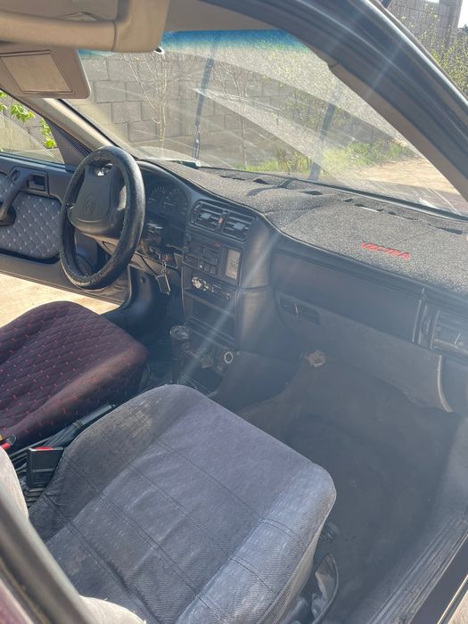 СРОЧНО!!! Сатылады Opel Vectra 1994