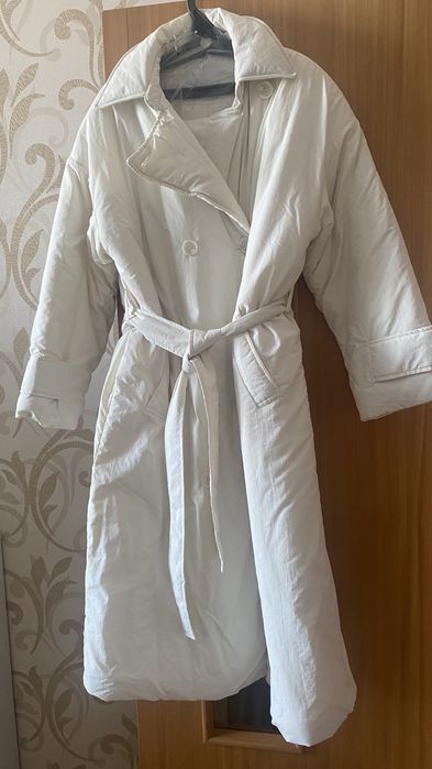 Утепленный плащ с поясом Sela