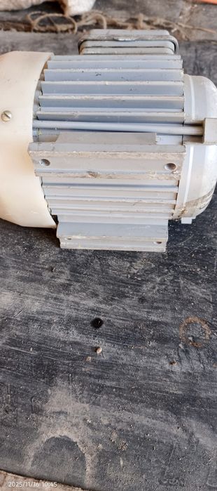 Продам асинхронный двигатель